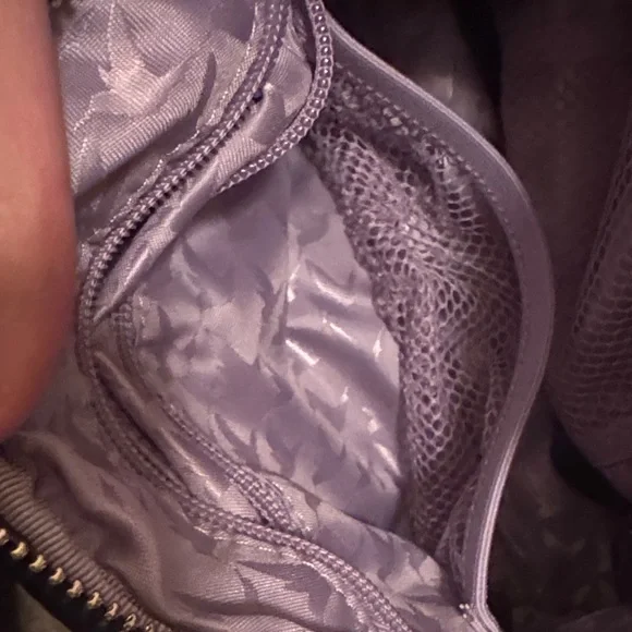 Lo & Sons Nouvelle Black Nylon Crossbody Bag - Picture 8 of 9